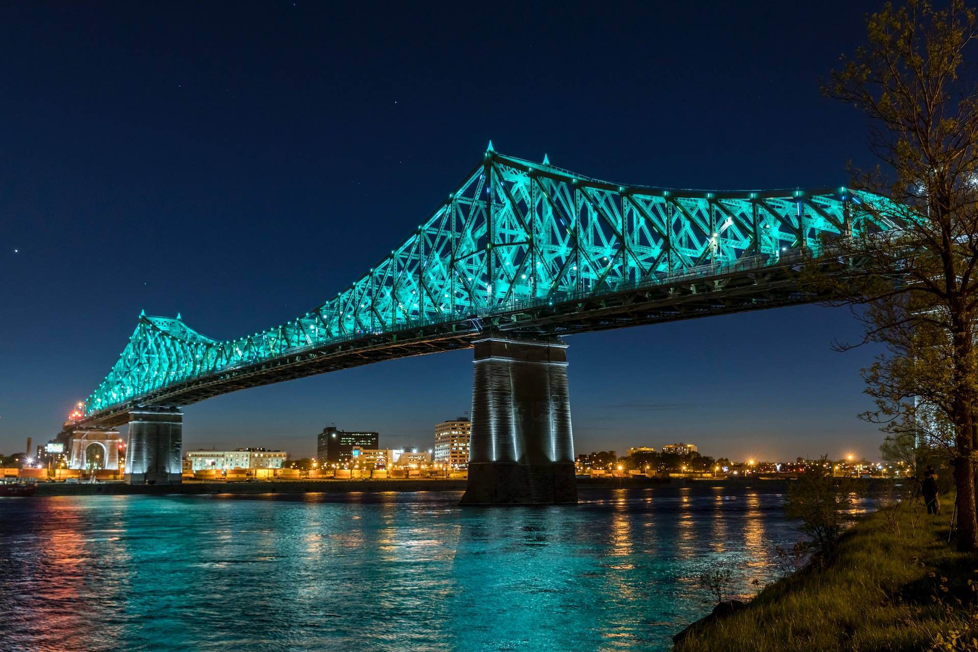 worm's-eye view of bridge