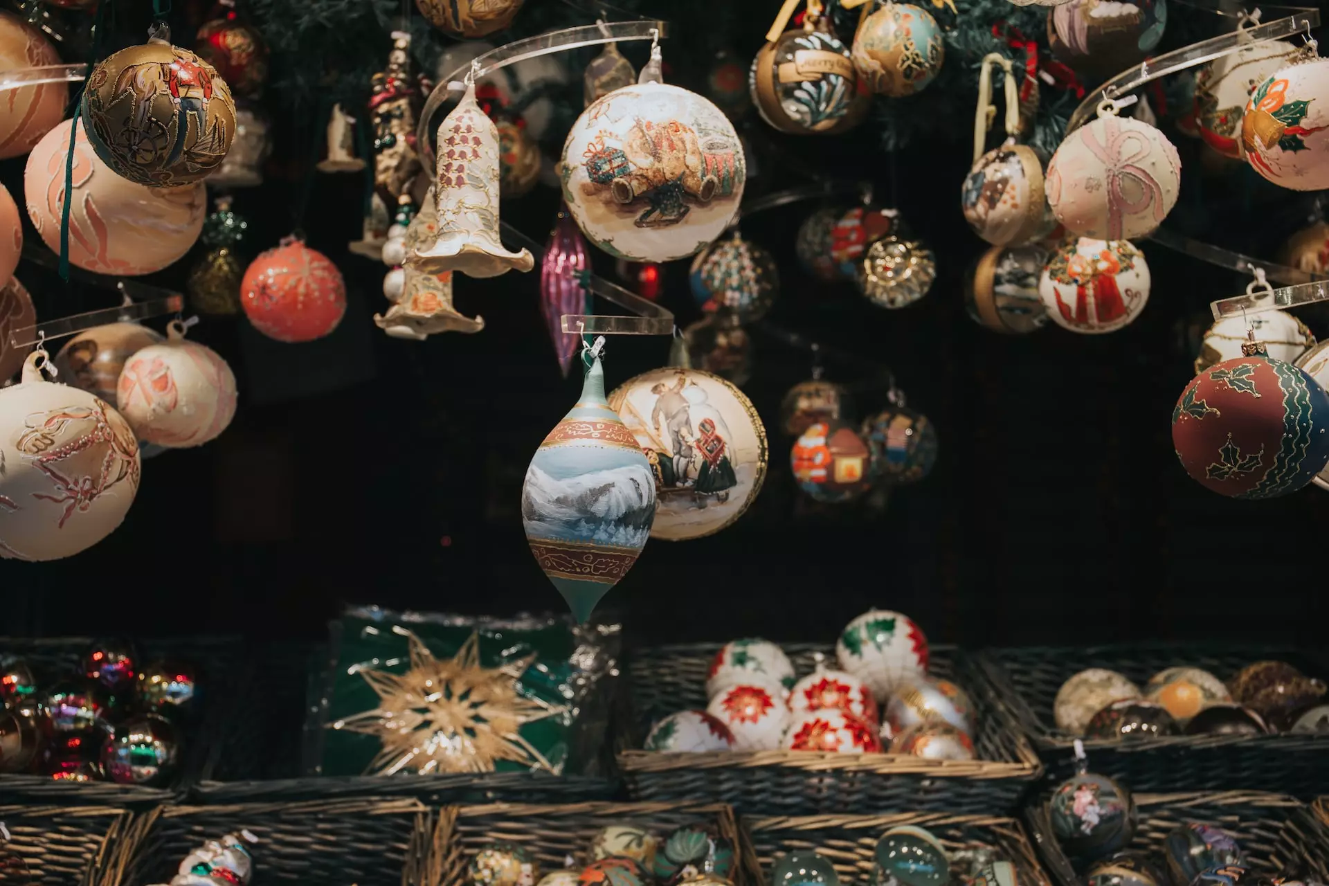 assorted bauble lot