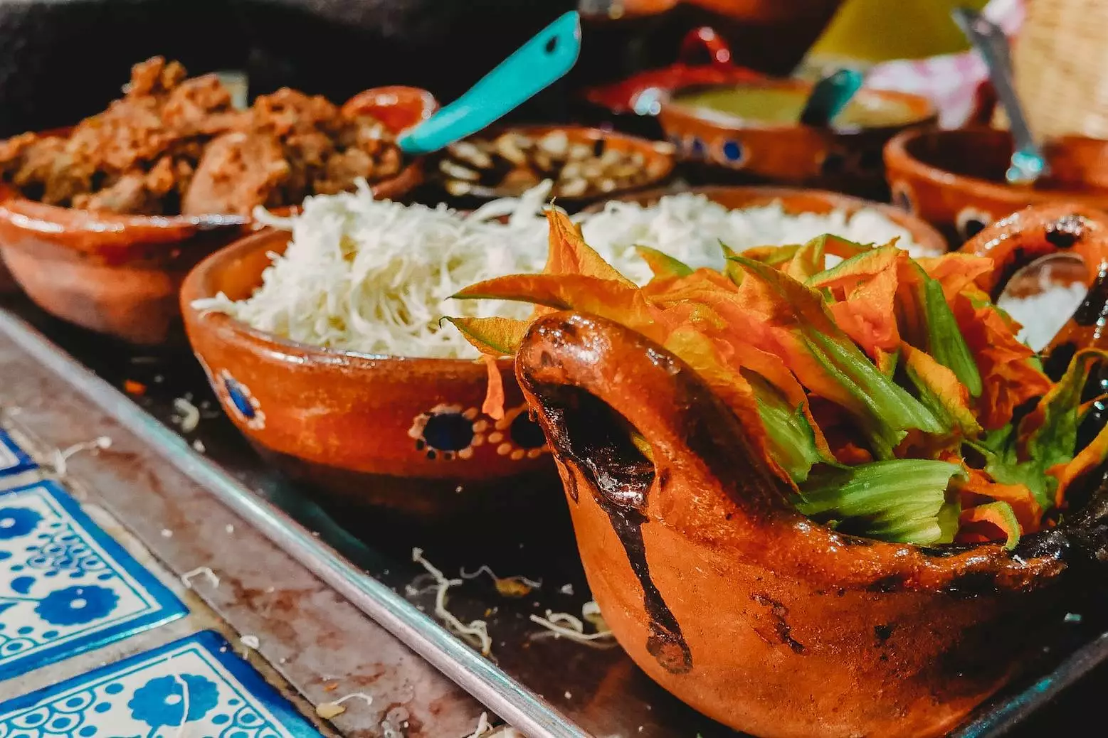white rice on brown ceramic bowl